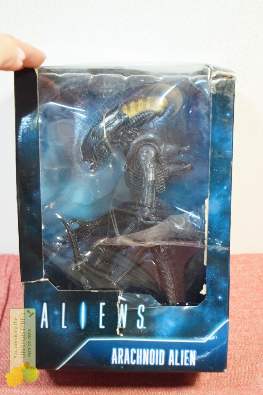 NECA Alien vs Predator: Arachnoid Alien 7" Action Figure (Package Wear)